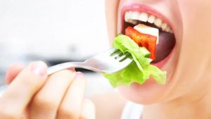 Sâu răng ăn gì giảm đau buốt